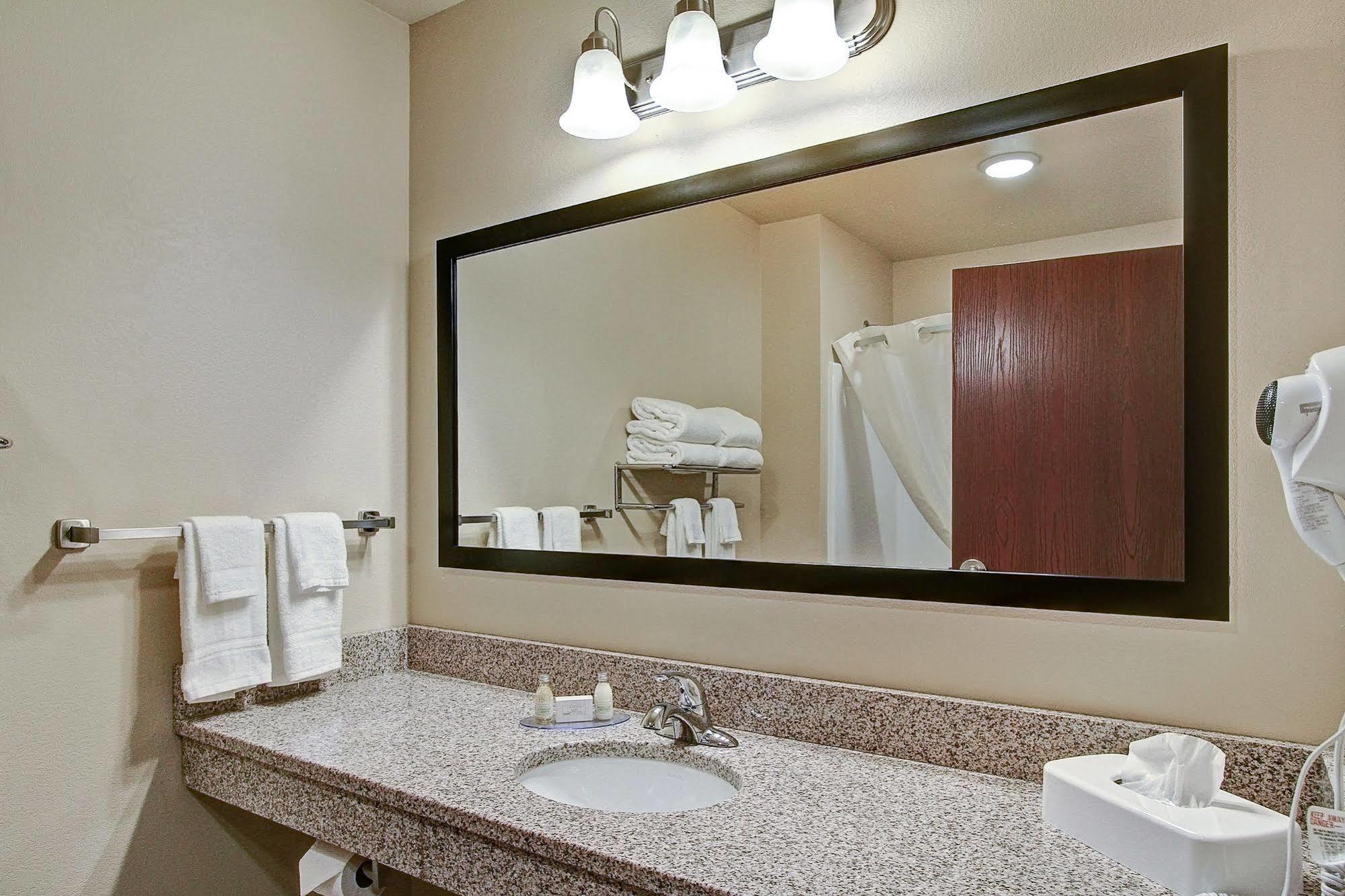 Cobblestone Hotel & Suites Pulaski/Green Bay Exteriér fotografie