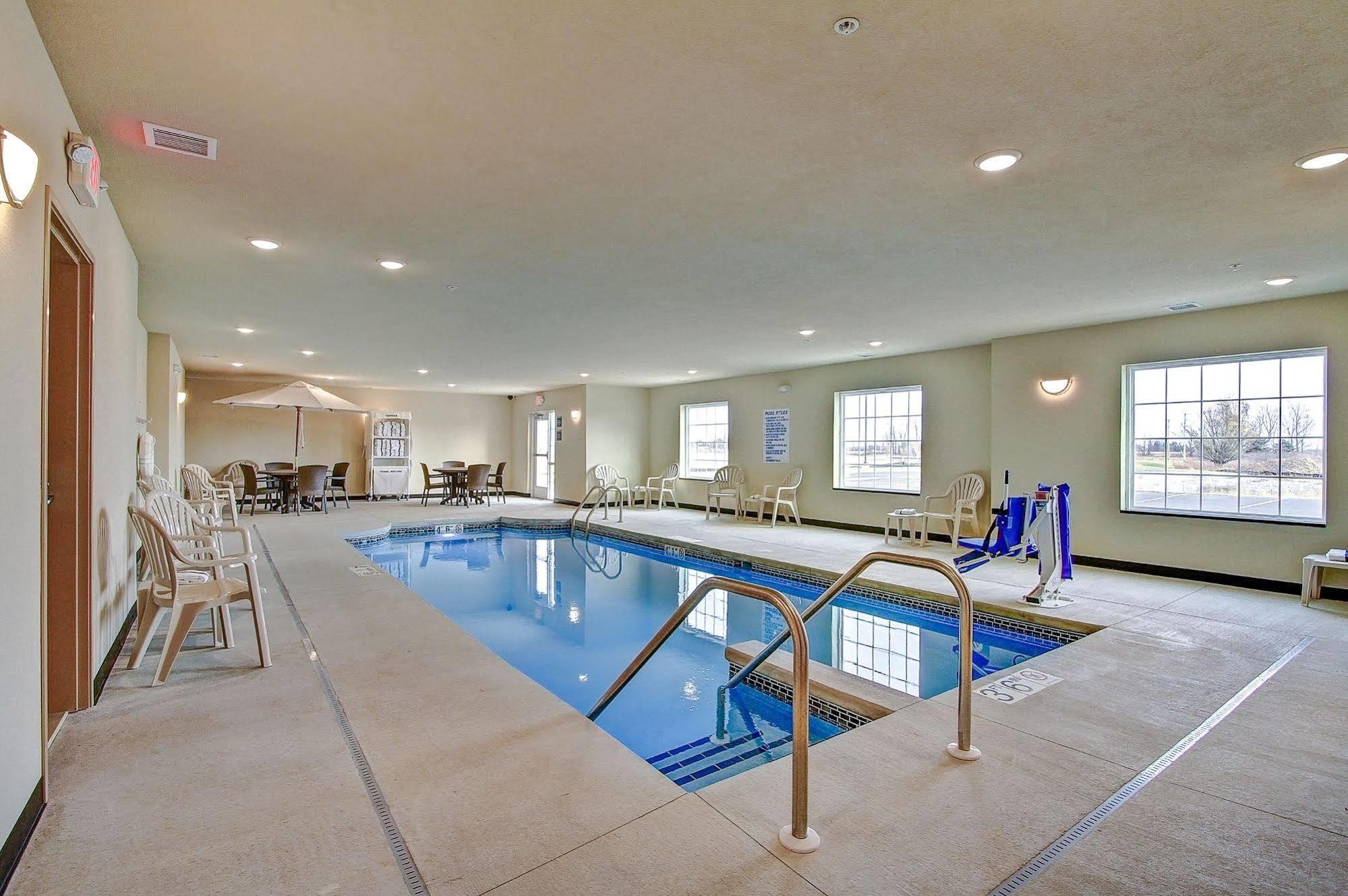 Cobblestone Hotel & Suites Pulaski/Green Bay Exteriér fotografie