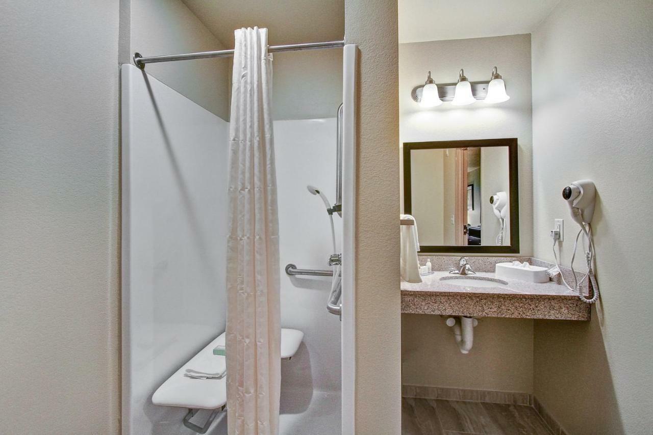 Cobblestone Hotel & Suites Pulaski/Green Bay Exteriér fotografie